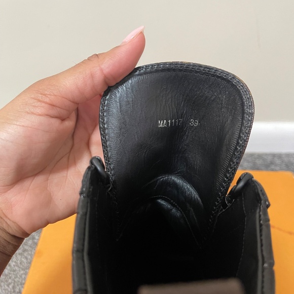 Louis Vuitton platform boots - Picture 4 of 5